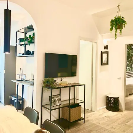 - La Casetta Di Anna Apartment *